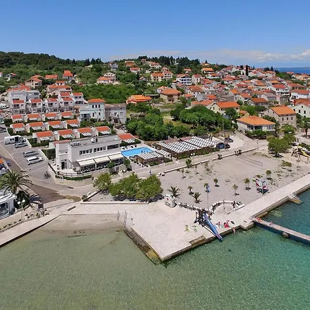 Appartement Dalmatia In With Pool, Cleaning Included Preko