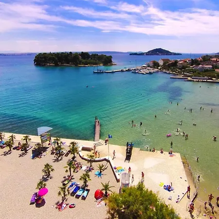 Dalmatia In With Pool, Cleaning Included Appartement *