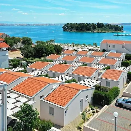 Dalmatia In With Pool, Cleaning Included Preko