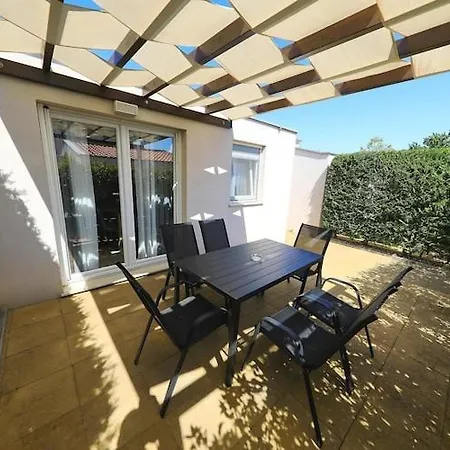 Dalmatia In With Pool, Cleaning Included Appartement *