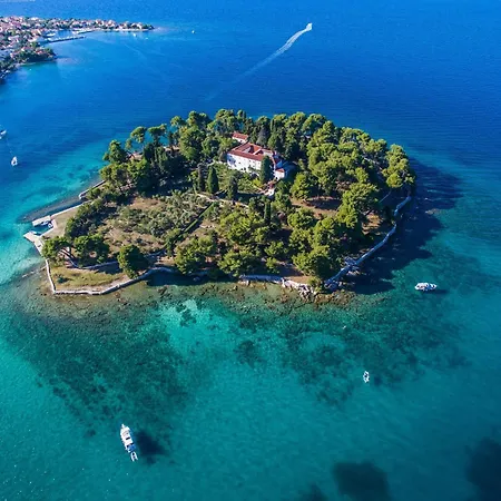 Dalmatia In With Pool, Cleaning Included
