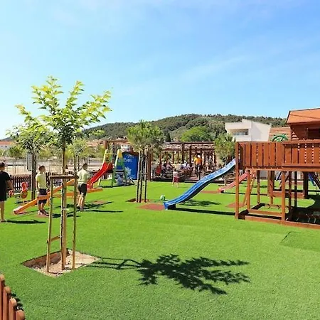 Dalmatia In With Pool, Cleaning Included Apartment *